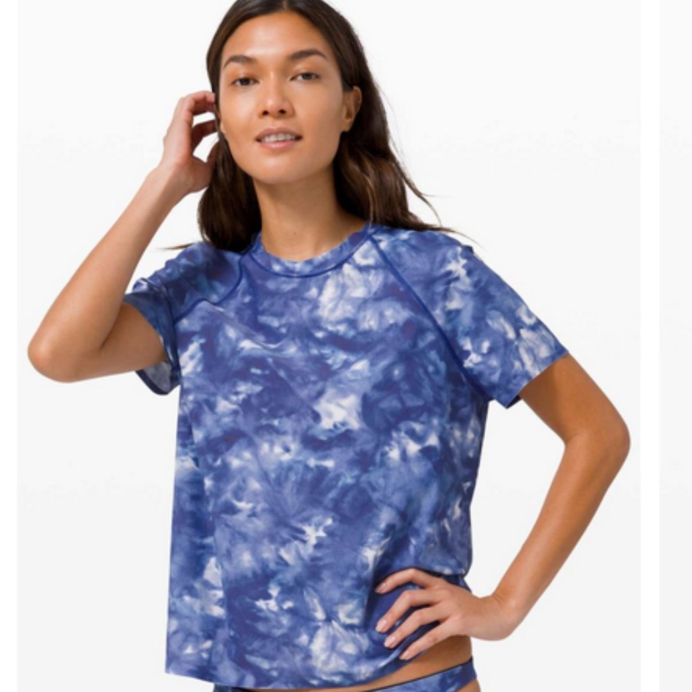 Lululemon Sun Shelter Short Sleeve Rash Guard L